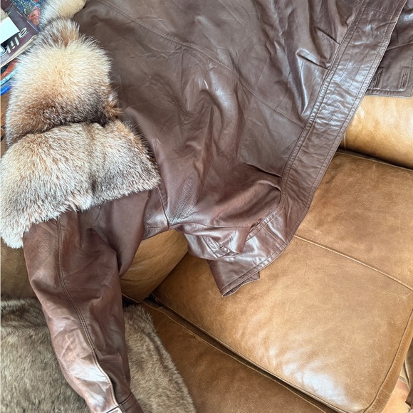 Vintage Luxurious Fur Collar Coat - Picture 10 of 11